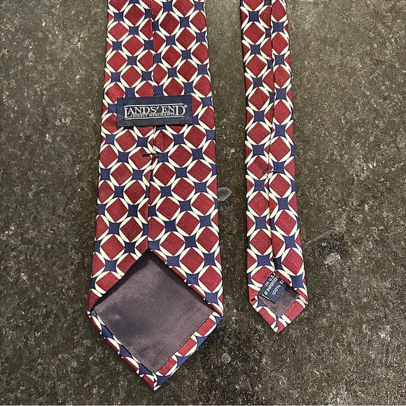 LANDS END Tie 100% Silk Handsewn in the USA Maroon Cream Navy Geometric Design - Picture 4 of 10